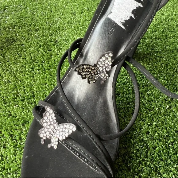 Elegant Black Butterfly Embellished Women's Heels - Picture 3 of 4